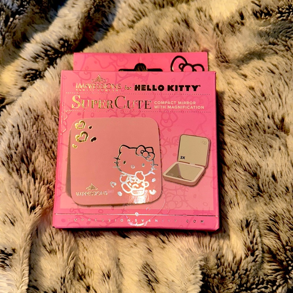 Hello Kitty compact mirror
